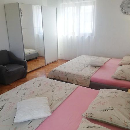 Apartment With Heated Pool And Sea View Трогир Экстерьер фото
