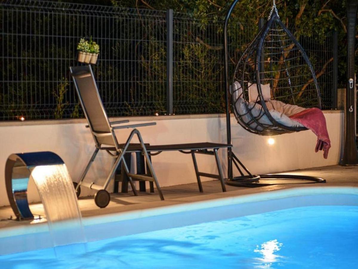 Apartment With Heated Pool And Sea View Трогир Экстерьер фото