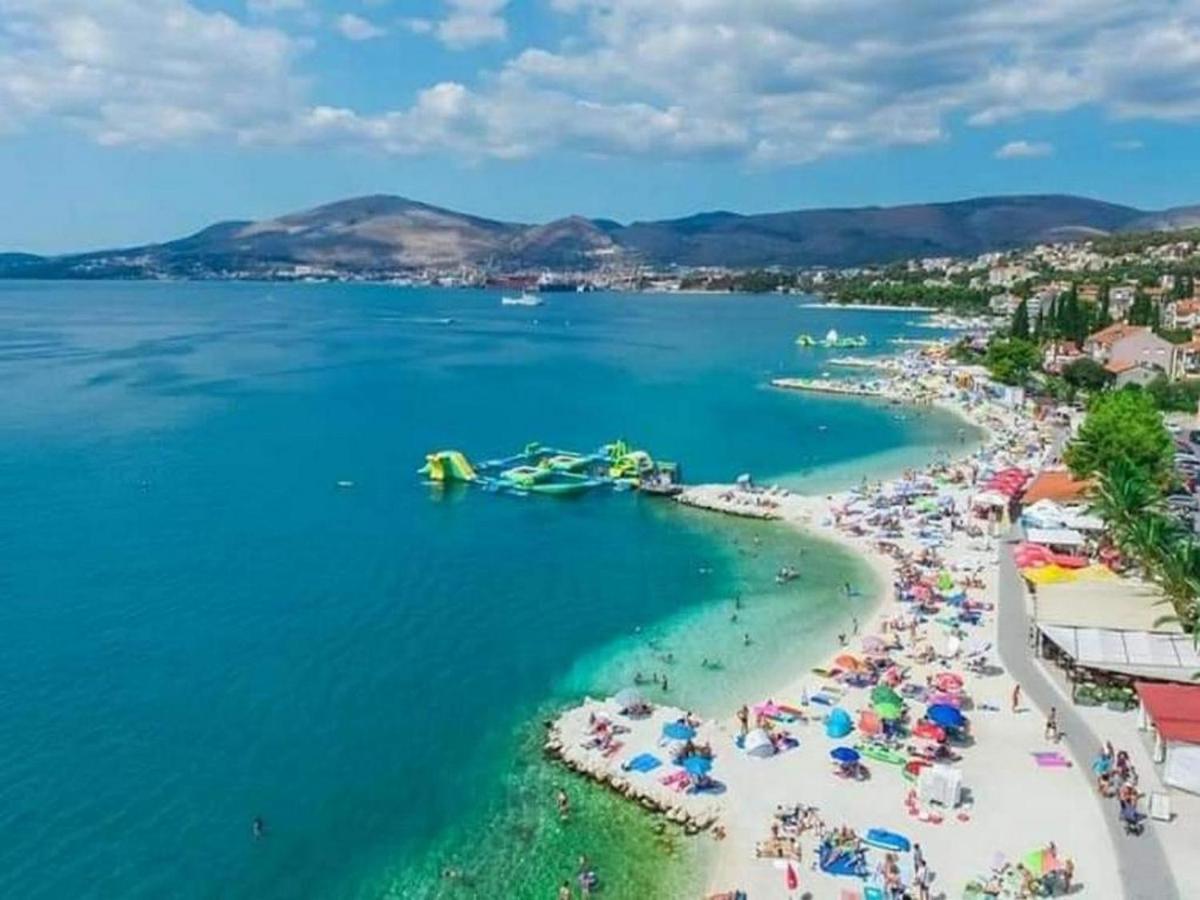 Apartment With Heated Pool And Sea View Трогир Экстерьер фото